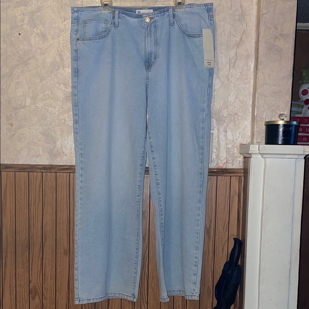 Light Blue no boundaries wide leg jeans (16-18)(nwt)